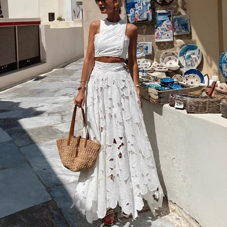 Embroidery Class - Women's White Floral Lace Embroidery 2