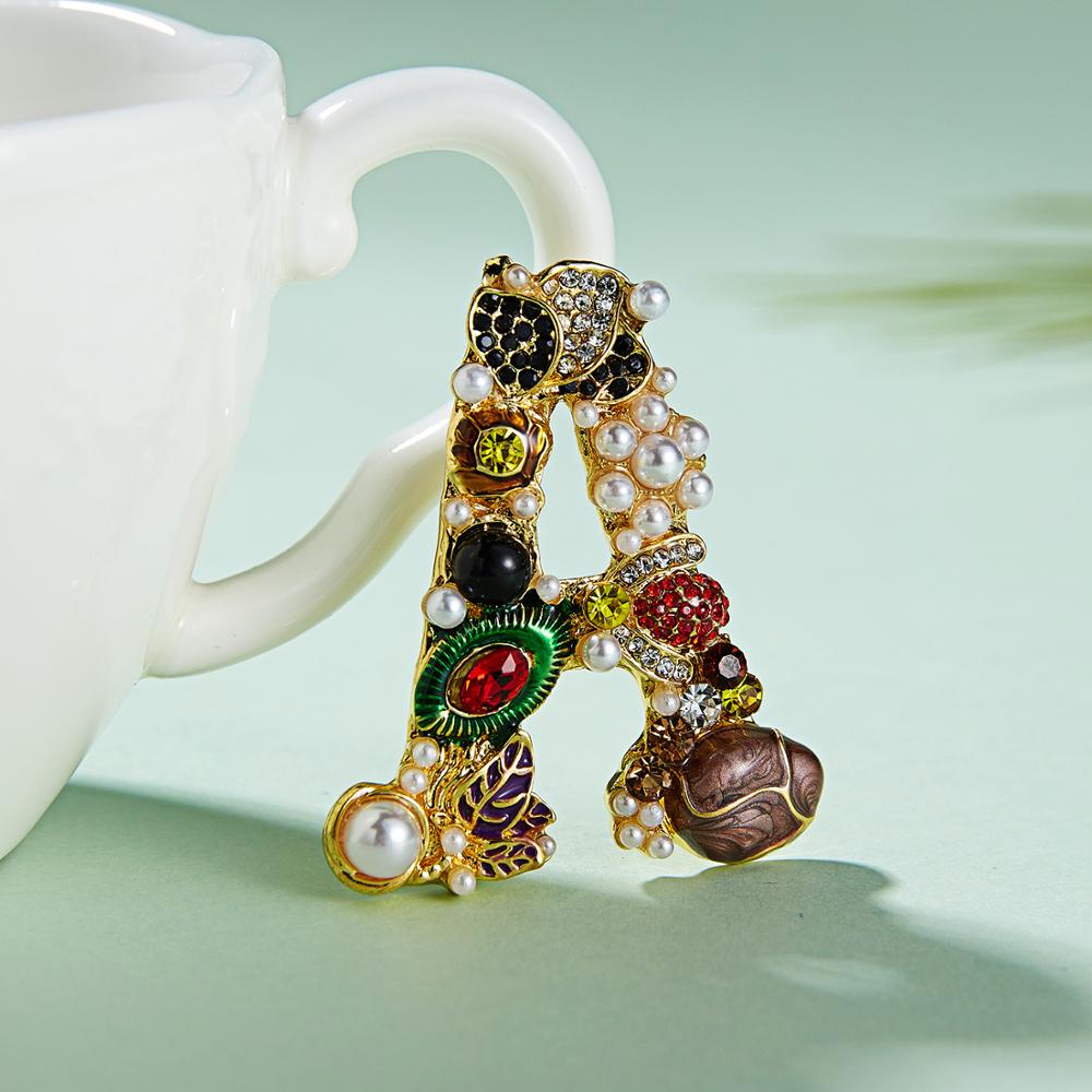 Fashion Enamel Pearl Rhineston - Embroidery Letter M recension och pris