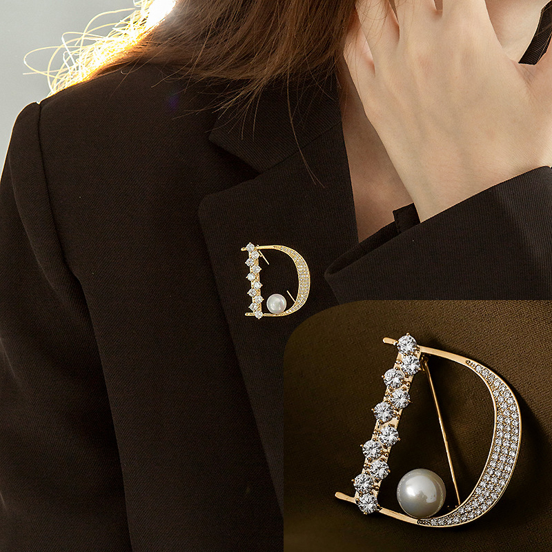 Luxury Rhinestone Letter D Bro - Embroidery Letter M recension och pris