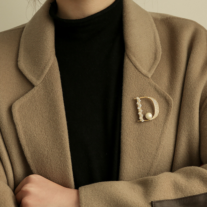 Luxury Rhinestone Letter D Bro - Embroidery Letter M recension och pris