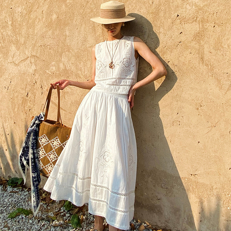 French Designer Boho White Cot - Embroidery Uniform recension och pris