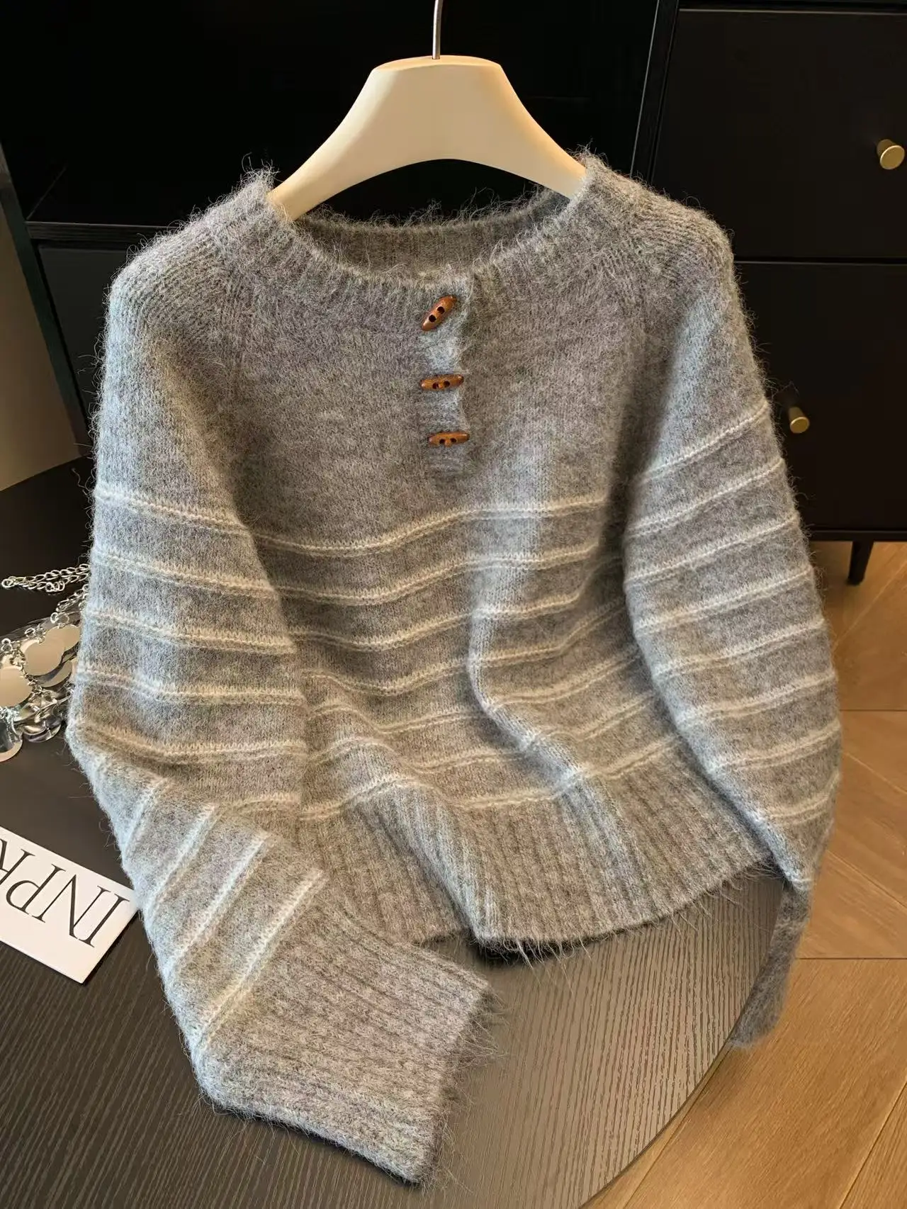 Autumn Winter Women's Striped  - Embroidery Shirt recension och pris