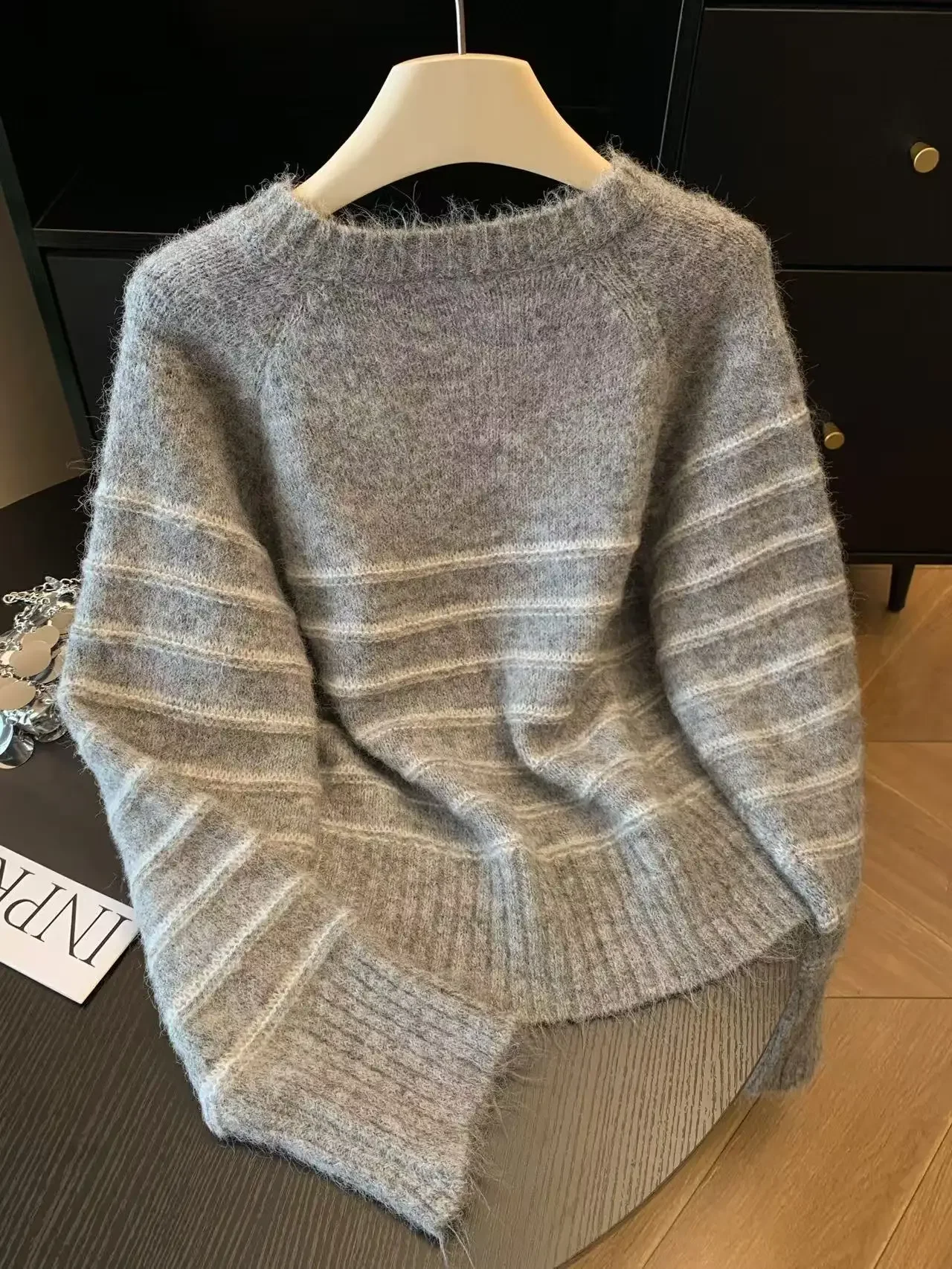 Autumn Winter Women's Striped  - Embroidery Shirt recension och pris