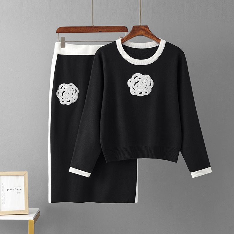 Korean Design Knitted 2 Piece  - Embroidery Class recension och pris